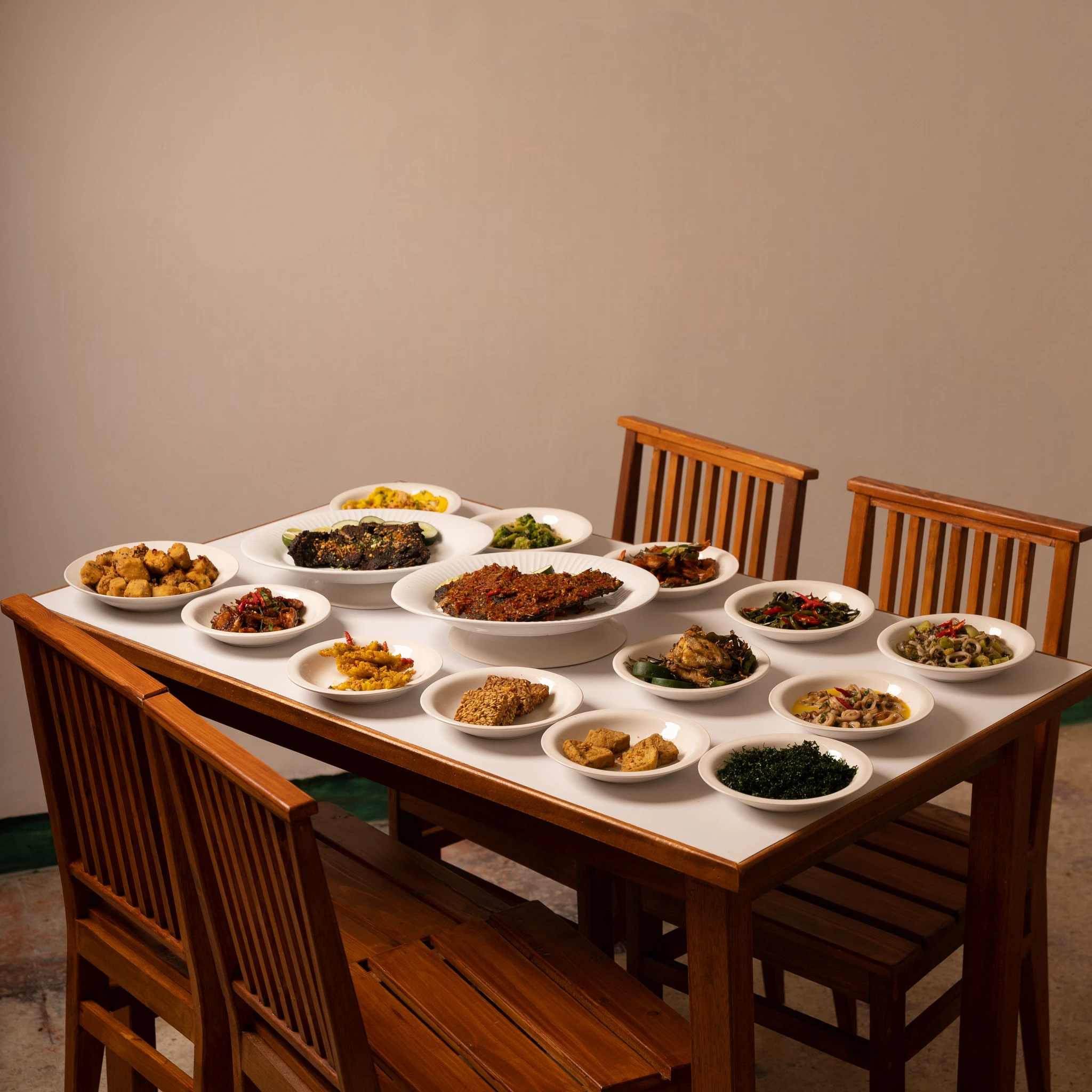 Meja makan Bertambah Jaya BRSM